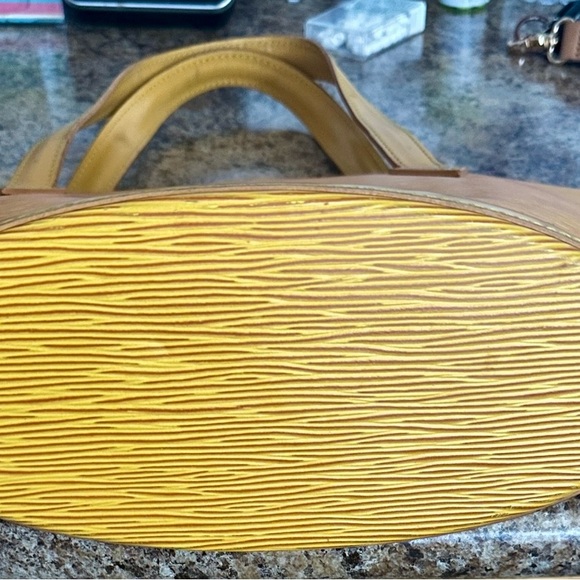 Authentic LV St Jaques PM - Picture 3 of 4